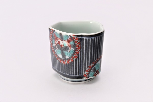 Drinking vessel, Large sake cup, Ink black Sumi-hajiki, Three fruits - Imaizumi Imaemon XIV, Arita ware, Ceramics-Imari/Arita ware-Japanese Ceramics
