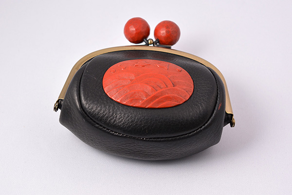 Fashion accessories, Clasp coin purse, Plover on wave carving, 4-sun size - Toshiki Ozono, Kamakura carved lacquerware-Kamakura carved lacquerware-Japanese Lacquerware
