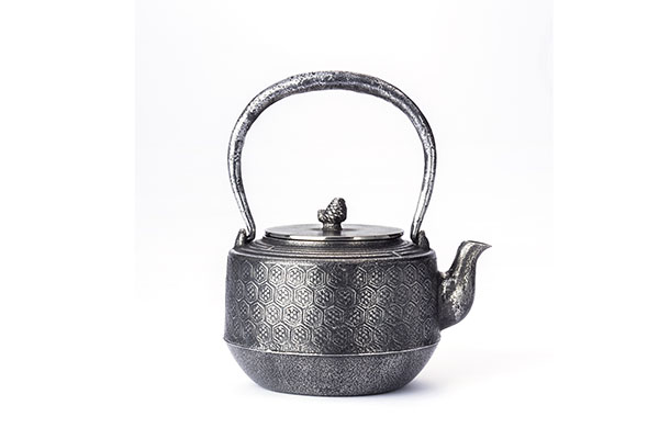 Tea supplies, Iron sand kettle with shoulders, Tortoise shell pattern 1.2L, Seiko Sato, Yamagata cast iron, Metalwork-Yamagata cast iron-Japanese Metalwork