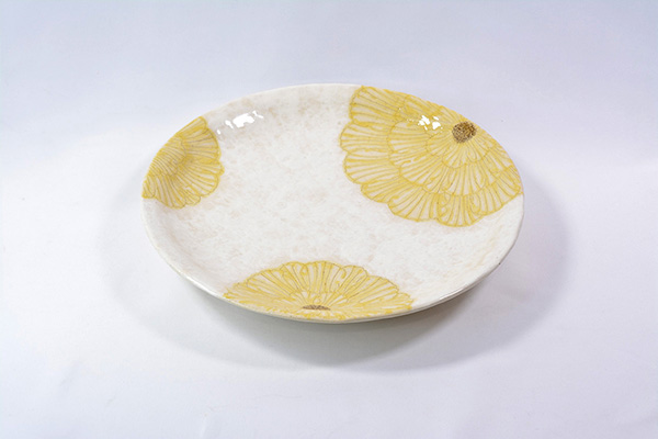 Table ware, Kohiki round plate, Peony, 7.5-sun size, Yellow - Shousen-kiln, Yoshihei Katou, Mino ware, Ceramics-Mino ware-Japanese Ceramics
