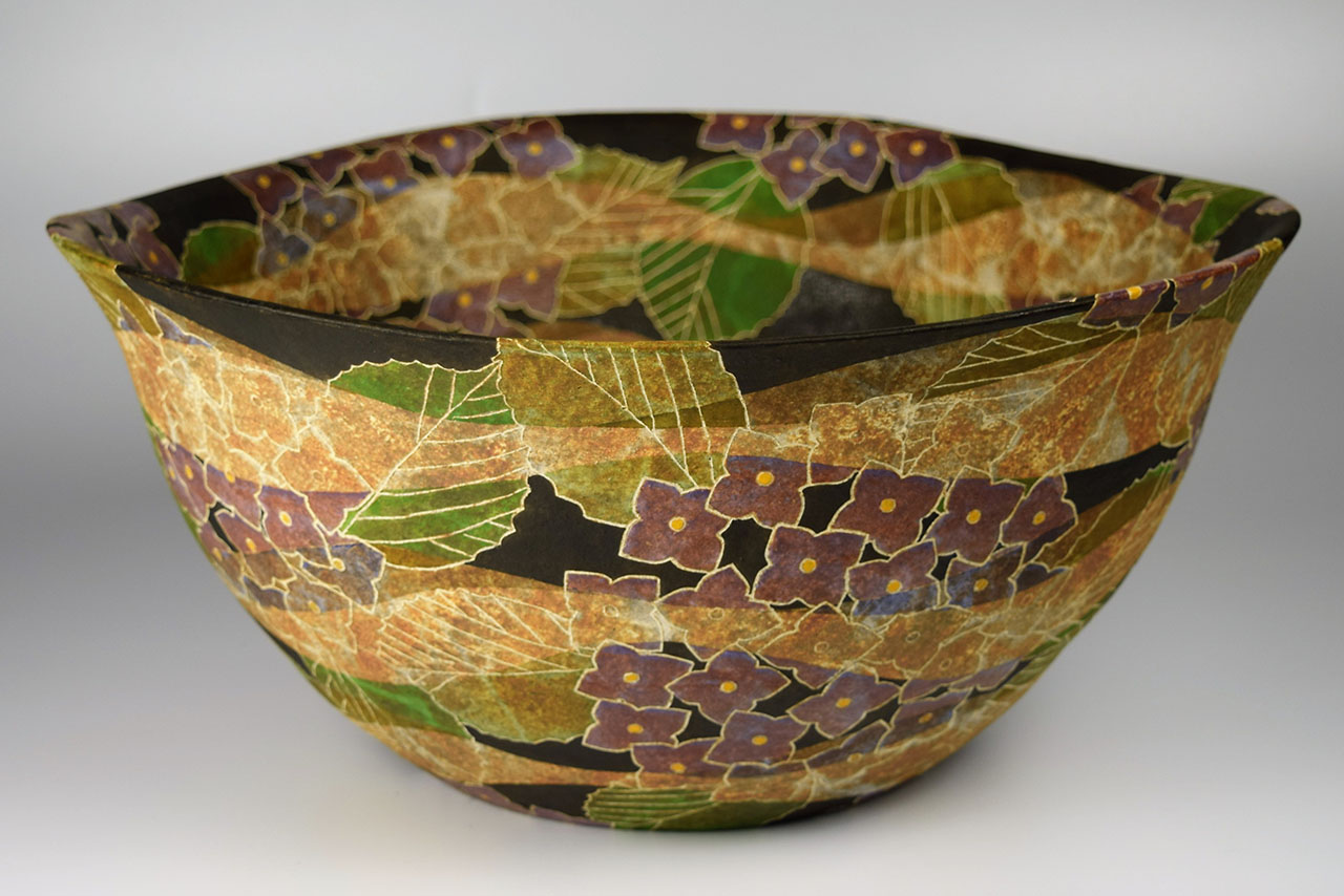 Bowl with hydrangea design/Hiroyuki Onuki