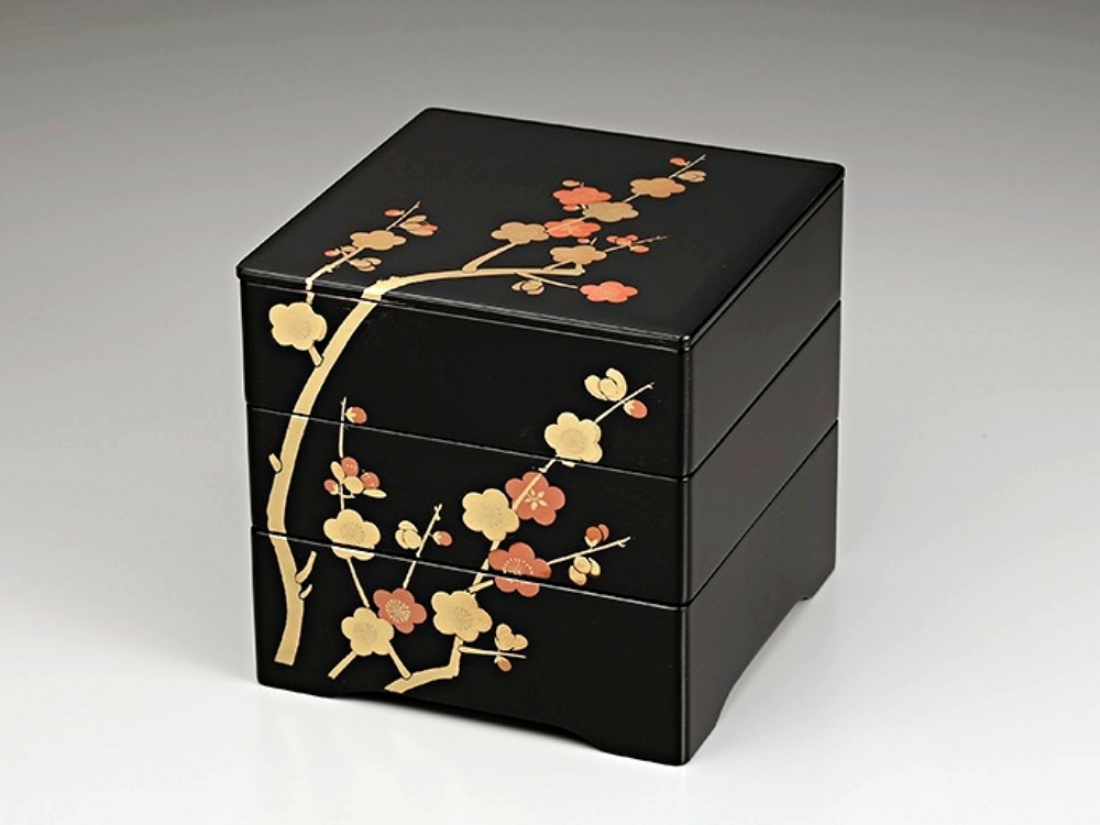 Three-tiered food box, Plum blossoms/Otake Lacquerware Store